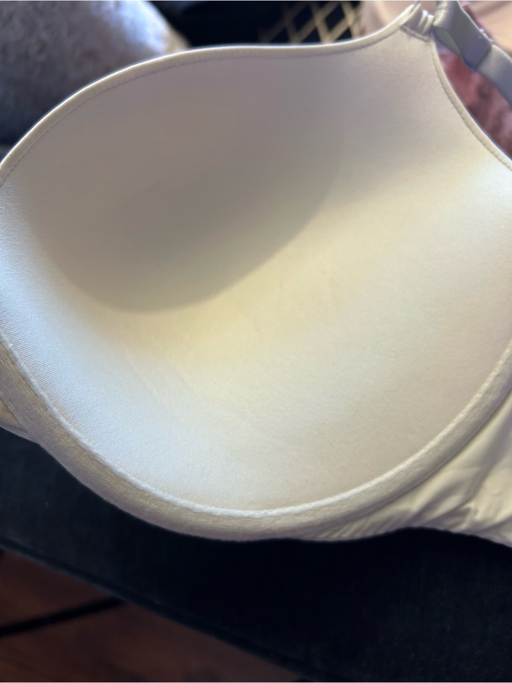 Victoria's Secret Light Gray Front-Closure T-Shirt Bra - Picture 6 of 6